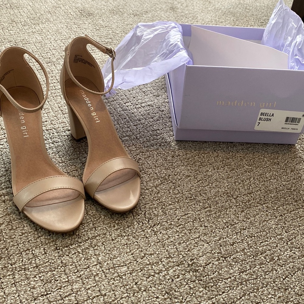 Steve Madden beella blush heels